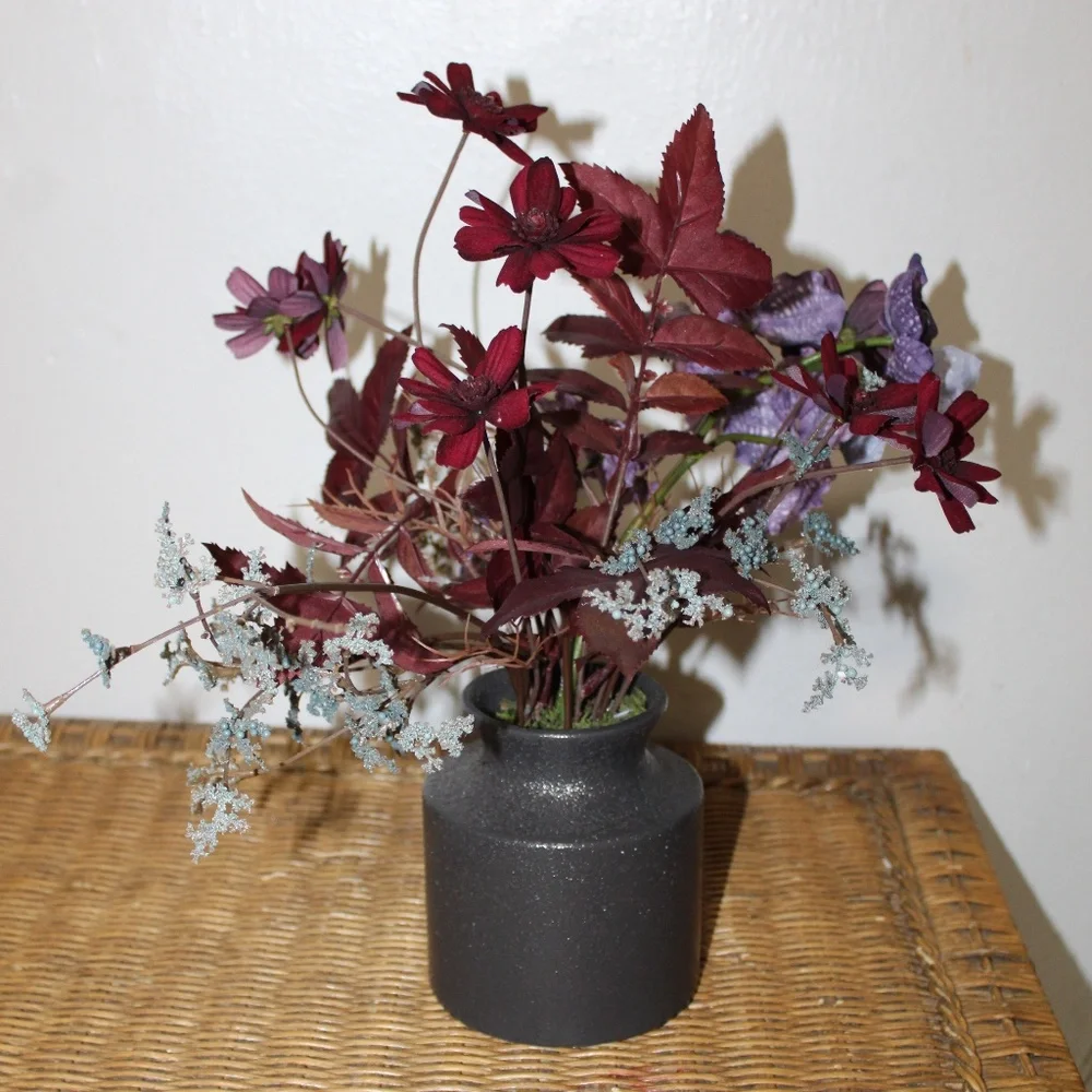 Williams Sonoma Halloween Blackened Arrangement.